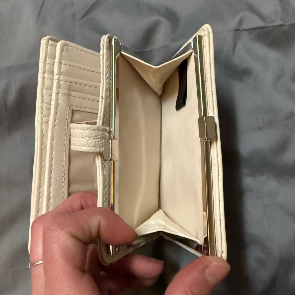 Safe Keeper Cream Leather Wallet With Strap Closure View 3